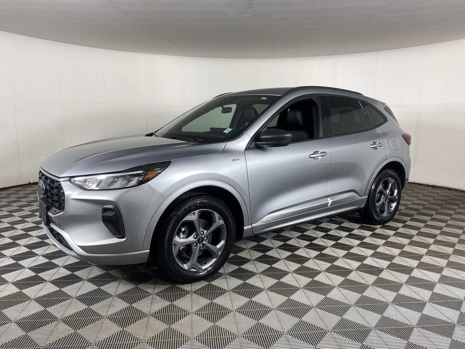 Used 2023 Iconic Silver Ford ST-Line image 3