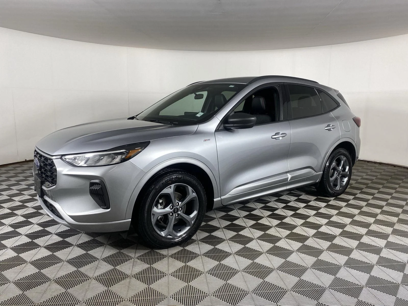 Used 2023 Iconic Silver Ford ST-Line image 3