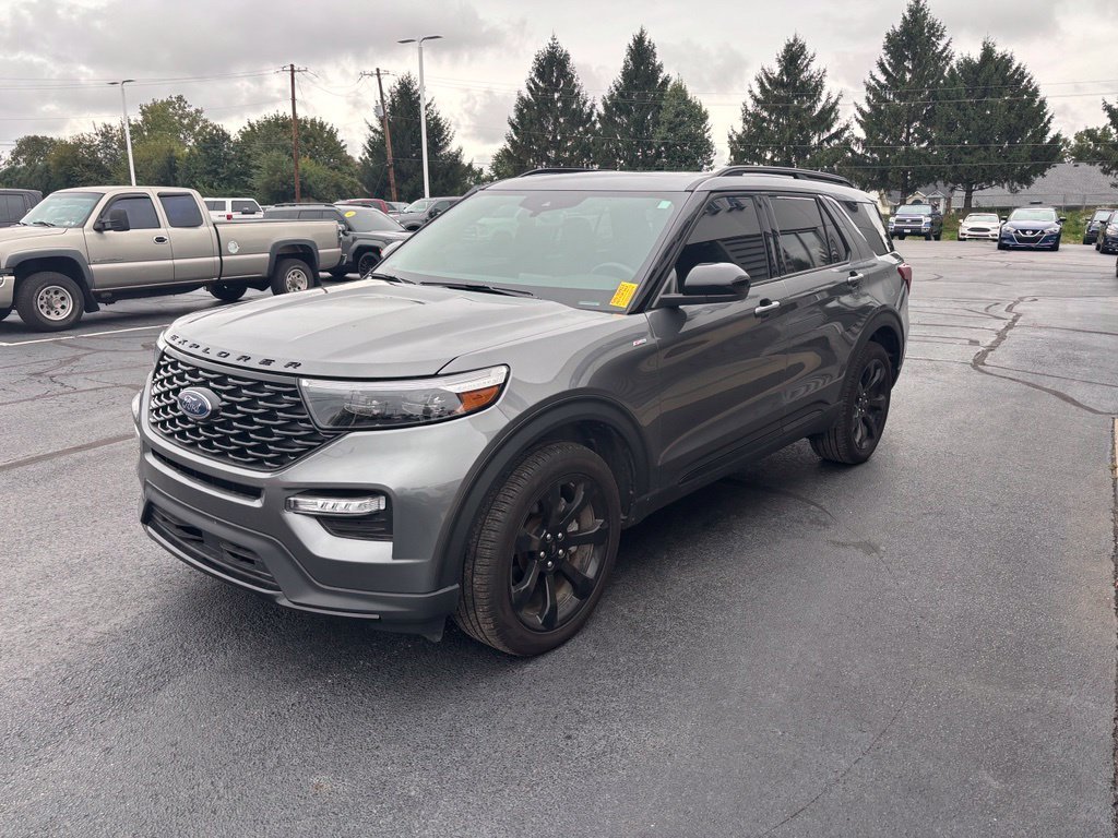 Used 2024 Gray Metallic Ford ST-Line image 9