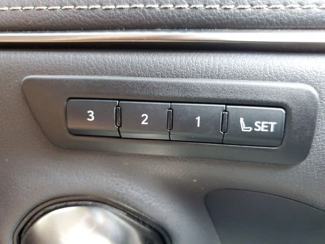 2021 Lexus ES Hybrid 300h - Photo 19