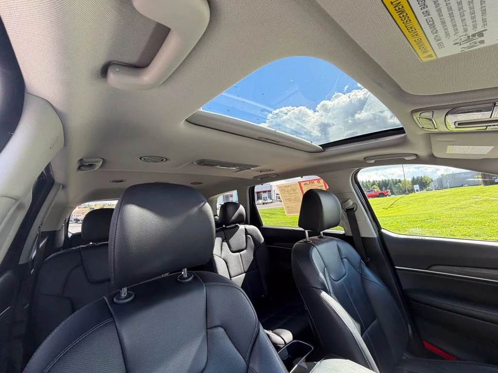 Used 2022 Black Kia EX image 36