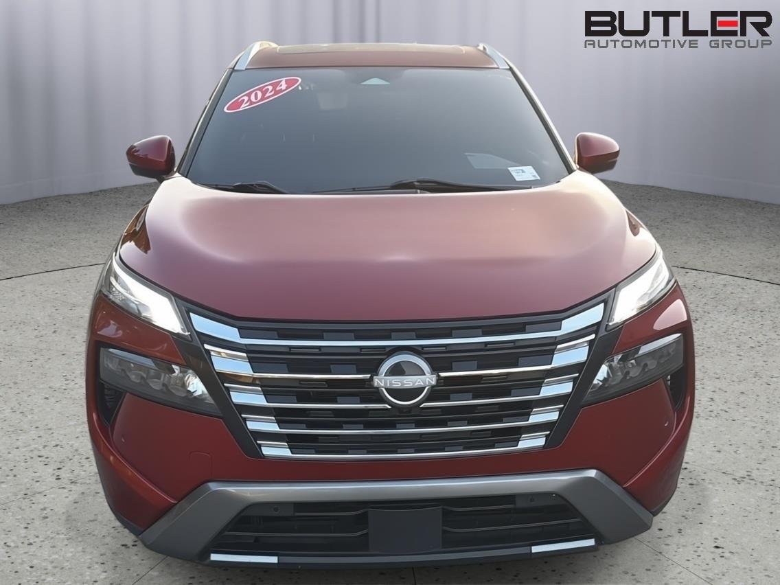 Used 2024 Scarlet Ember Tintcoat Nissan SL image 9