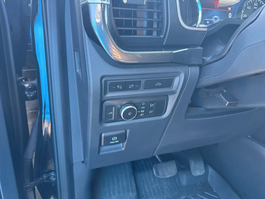 Used 2022 Agate Black Metallic Ford XLT image 12