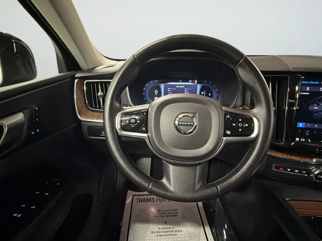 2024 Volvo XC60 Plus - Photo 37