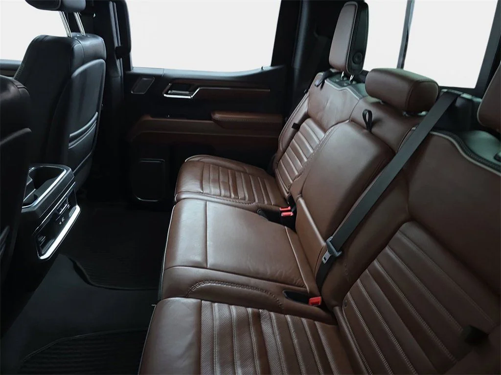 Used 2023 Silver GMC Denali Ultimate image 17