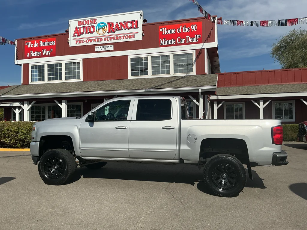 Used 2018 Silver Ice Metallic Chevrolet LT image 8