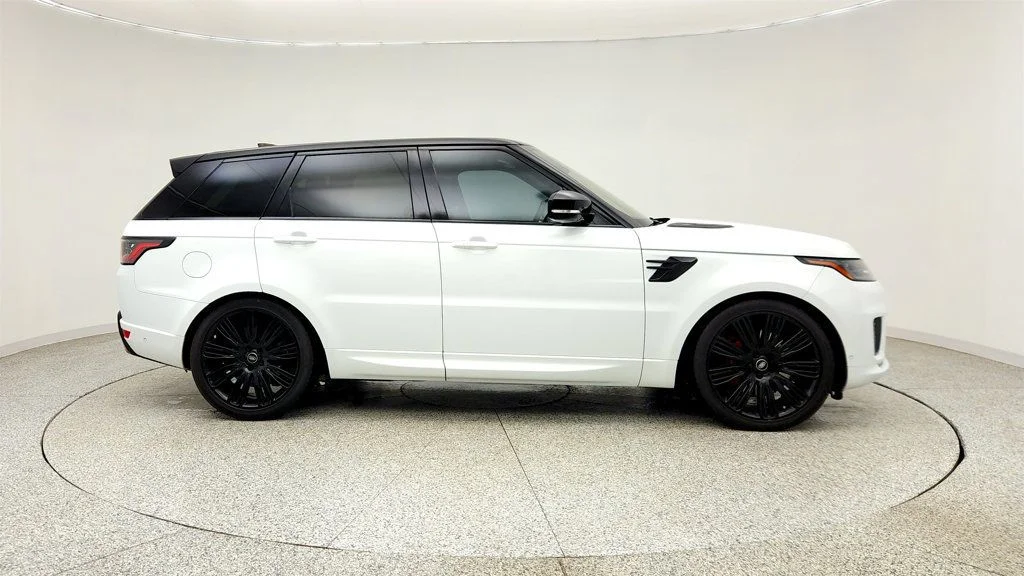 Used 2019 Fuji White Land Rover V8 Supercharged Dynamic w/ Drive Pro Pack & Meridian Audio image 4