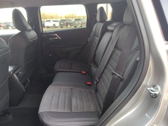 New 2026 Gray Mitsubishi SE image 26