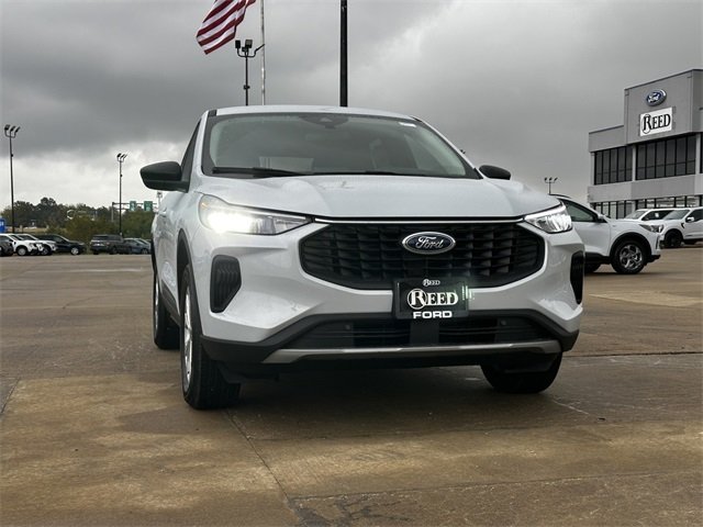 2026 Ford Escape Active photo 2