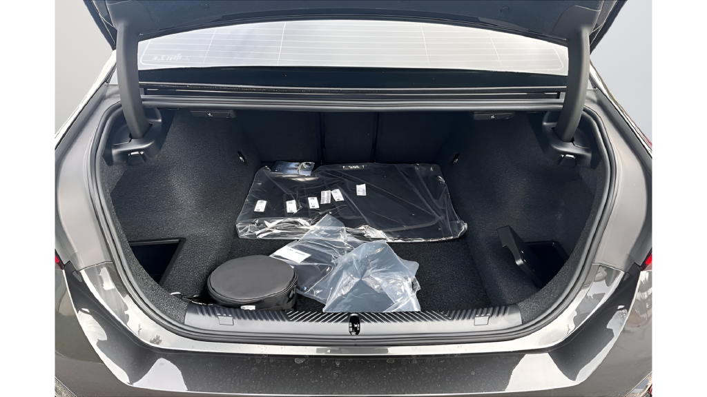2026 BMW 5 Series 530i - Photo 25