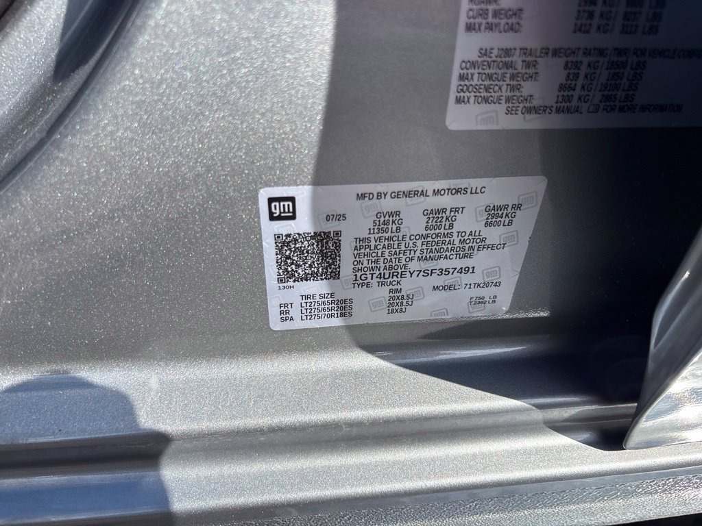 Used 2025 Silver GMC Denali image 11