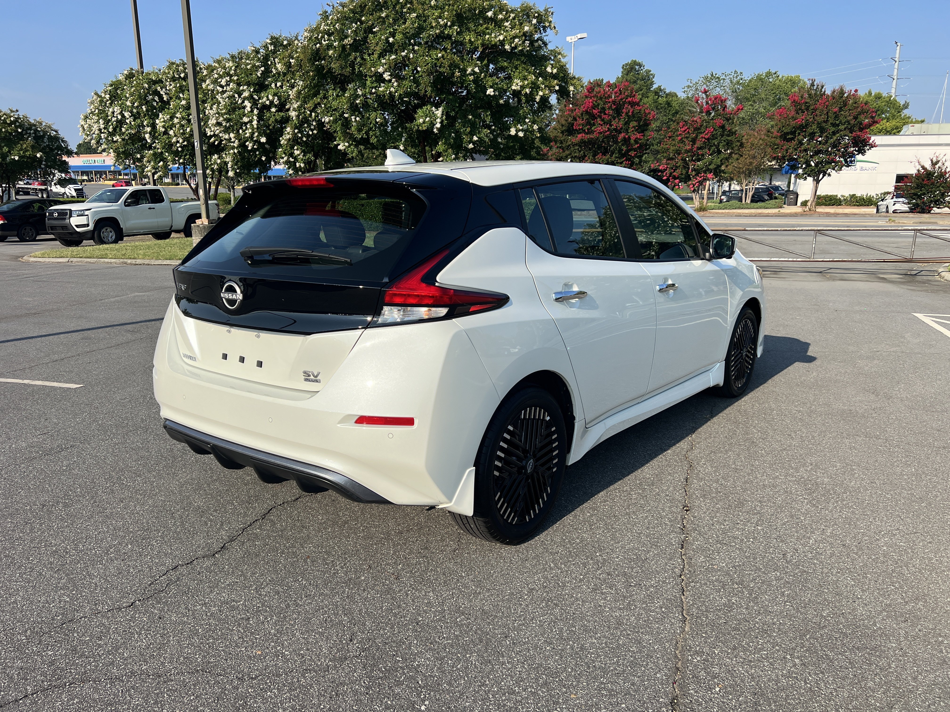 Certified Used 2025 Pearl White Tricoat Nissan SV PLUS image 5