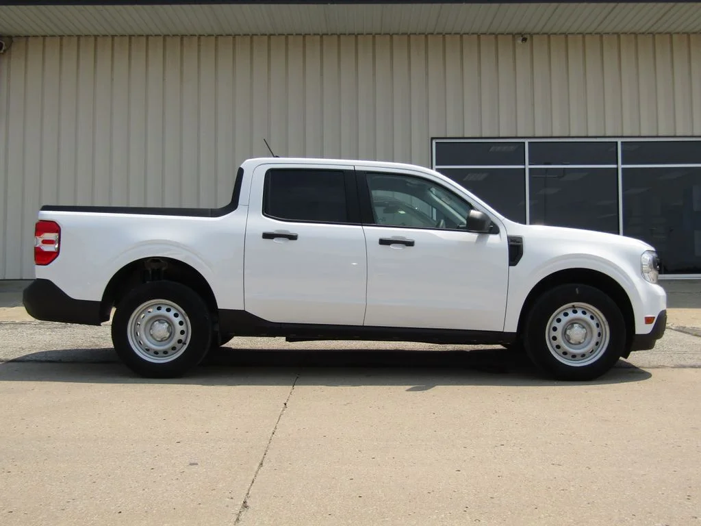 Used 2024 Oxford White Ford XL image 2