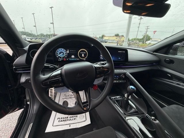 Used 2025 Black Hyundai Base image 13