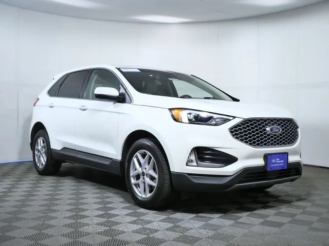 Used 2024 White Ford SEL image 1