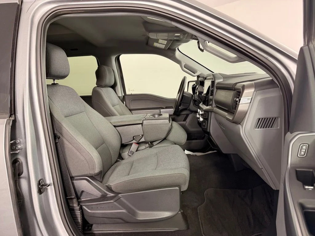 Used 2025 Silver Ford XLT image 18