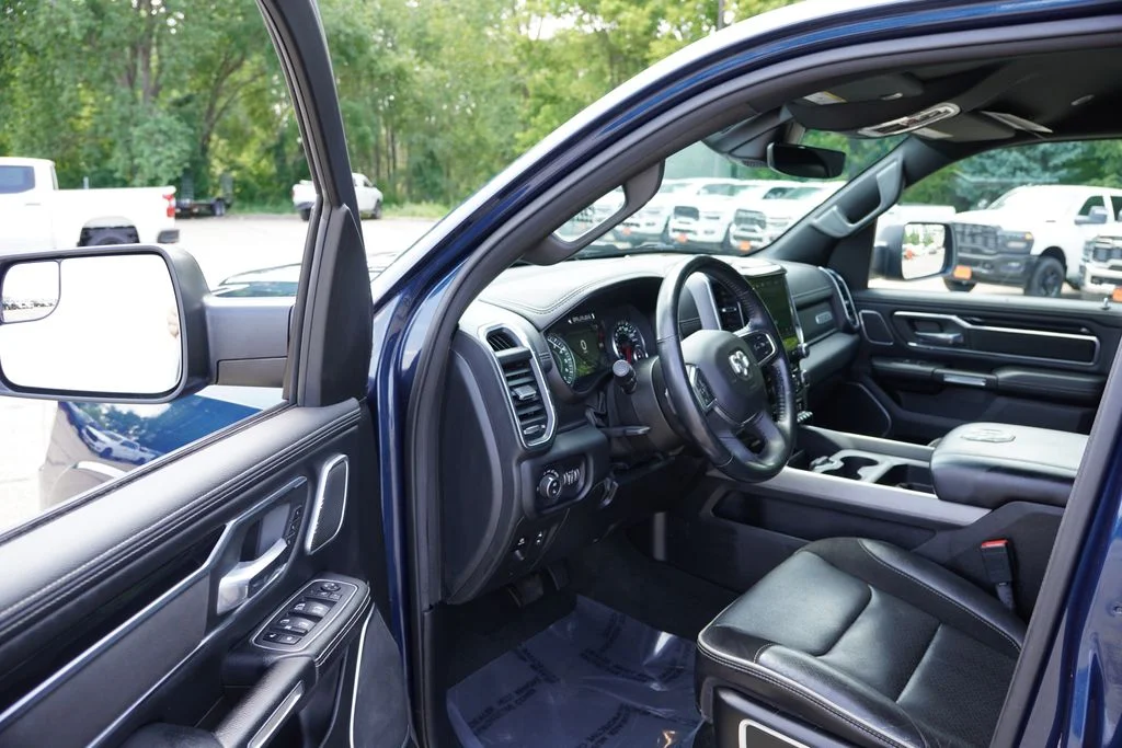 Used 2022 Patriot Blue Pearlcoat Ram Laramie image 15