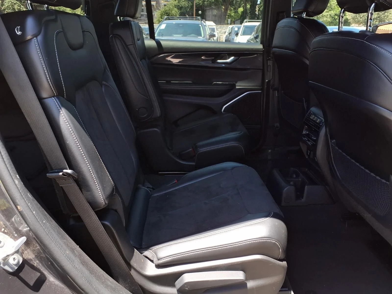 Used 2022 Gray Jeep Altitude image 21