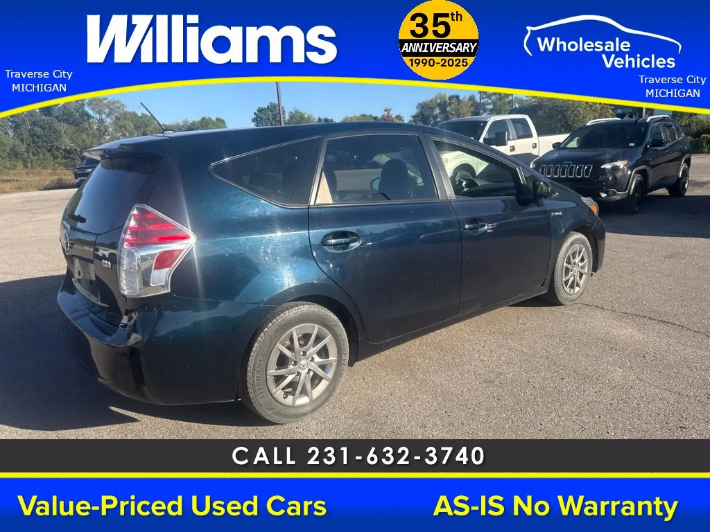 Used 2017 Aqua Toyota Three image 12