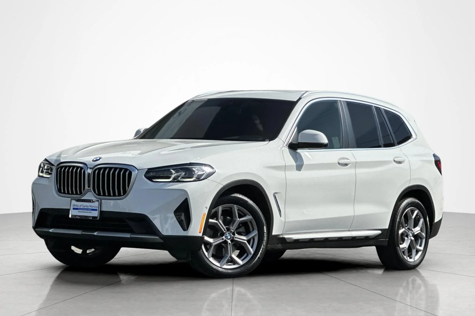 Used 2023 Alpine White BMW sDrive30i image 1