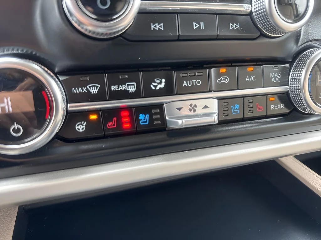 Used 2024 White Ford XLT image 23