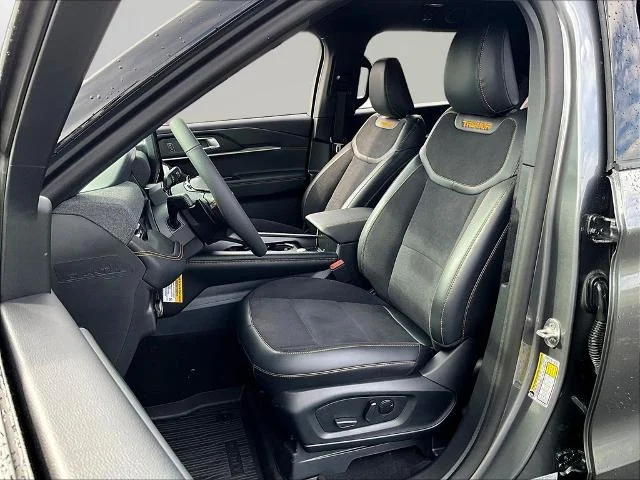 New 2026 Carbonized Gray Metallic Ford Tremor® image 55