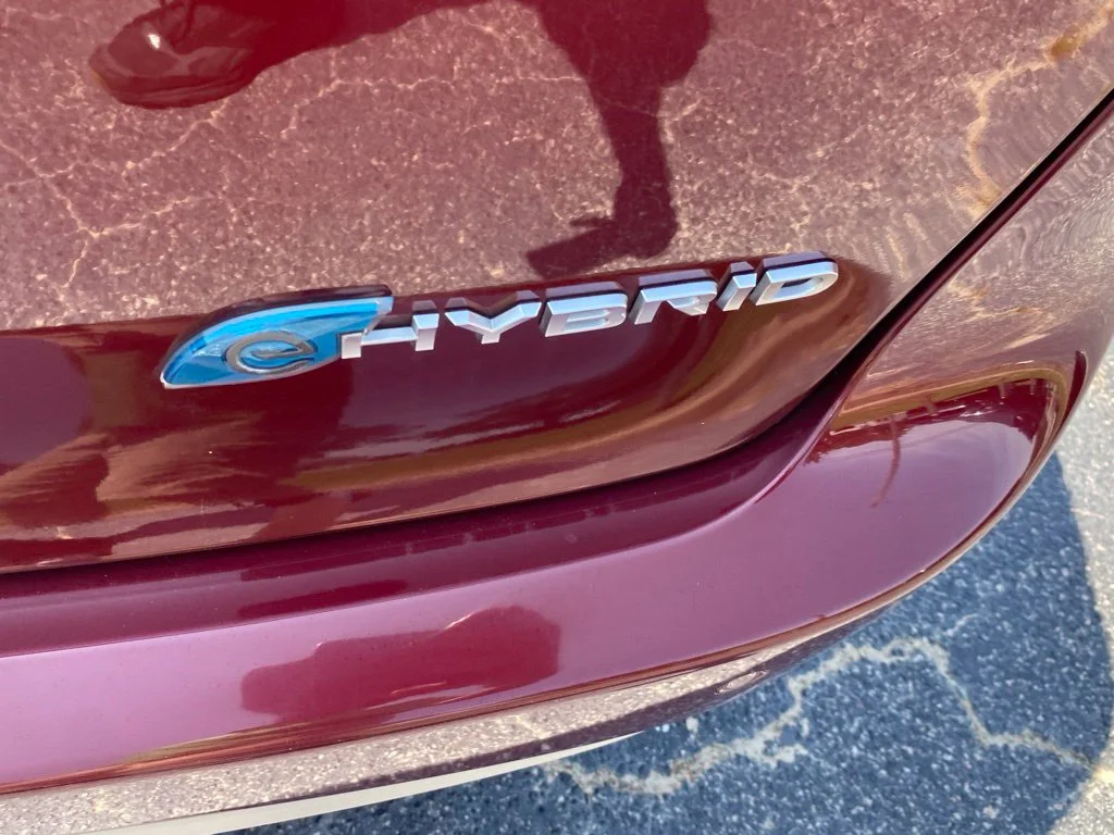 Used 2021 Red Chrysler Pinnacle image 14