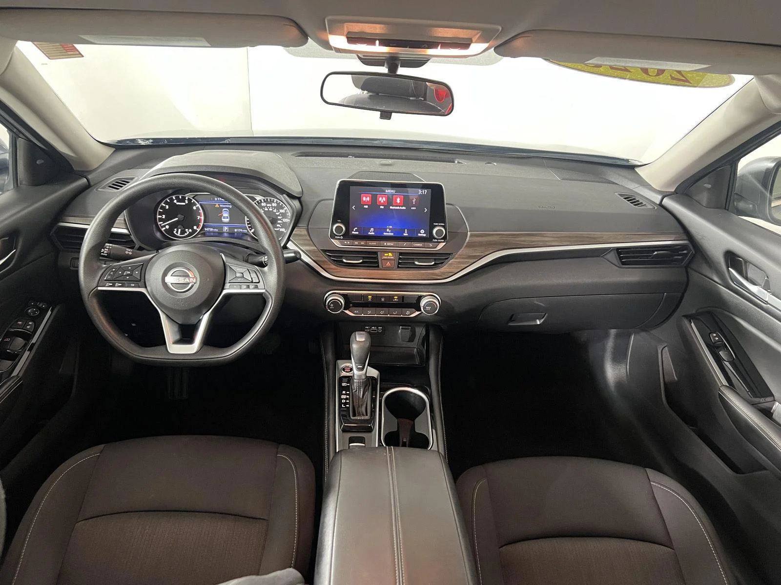 Used 2023 Gun Metallic Nissan 2.5 SV image 27