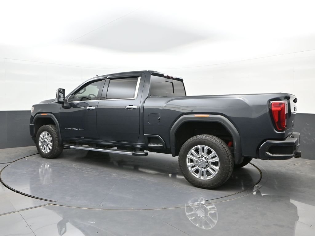 Used 2022 Green GMC Denali image 5