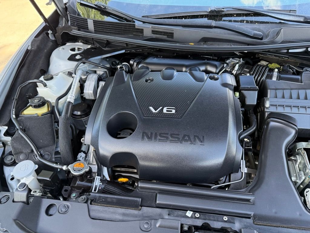 Used 2017 Brilliant Silver Nissan 3.5 SV image 10