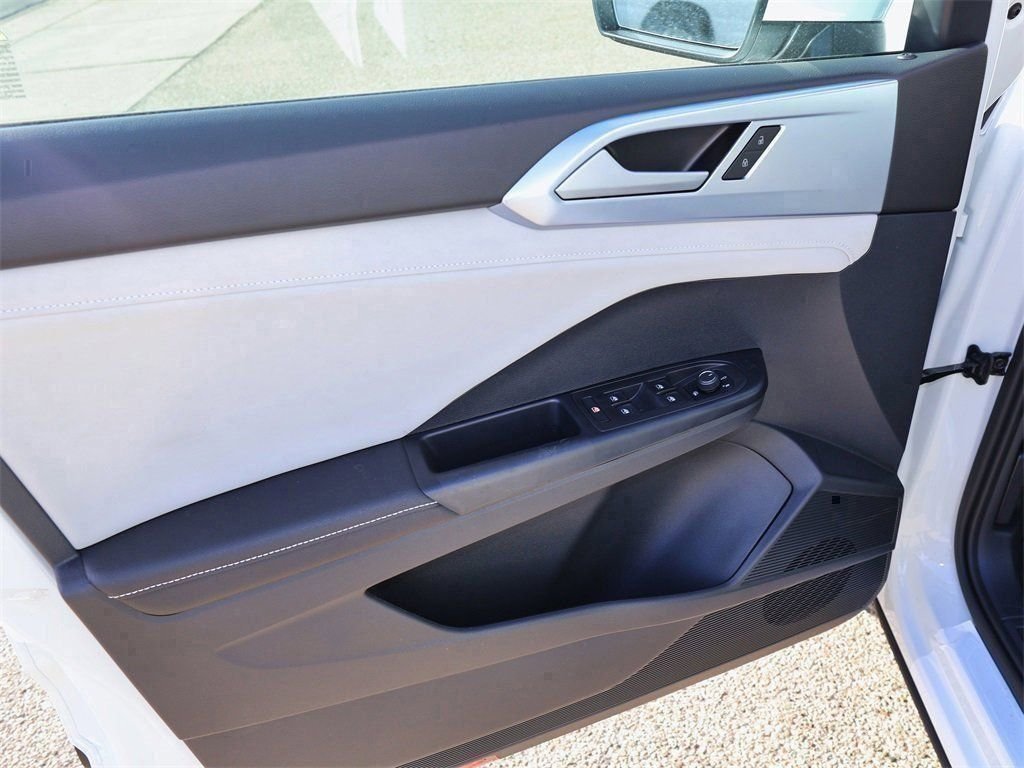 2026 Volkswagen Taos SE - Photo 14