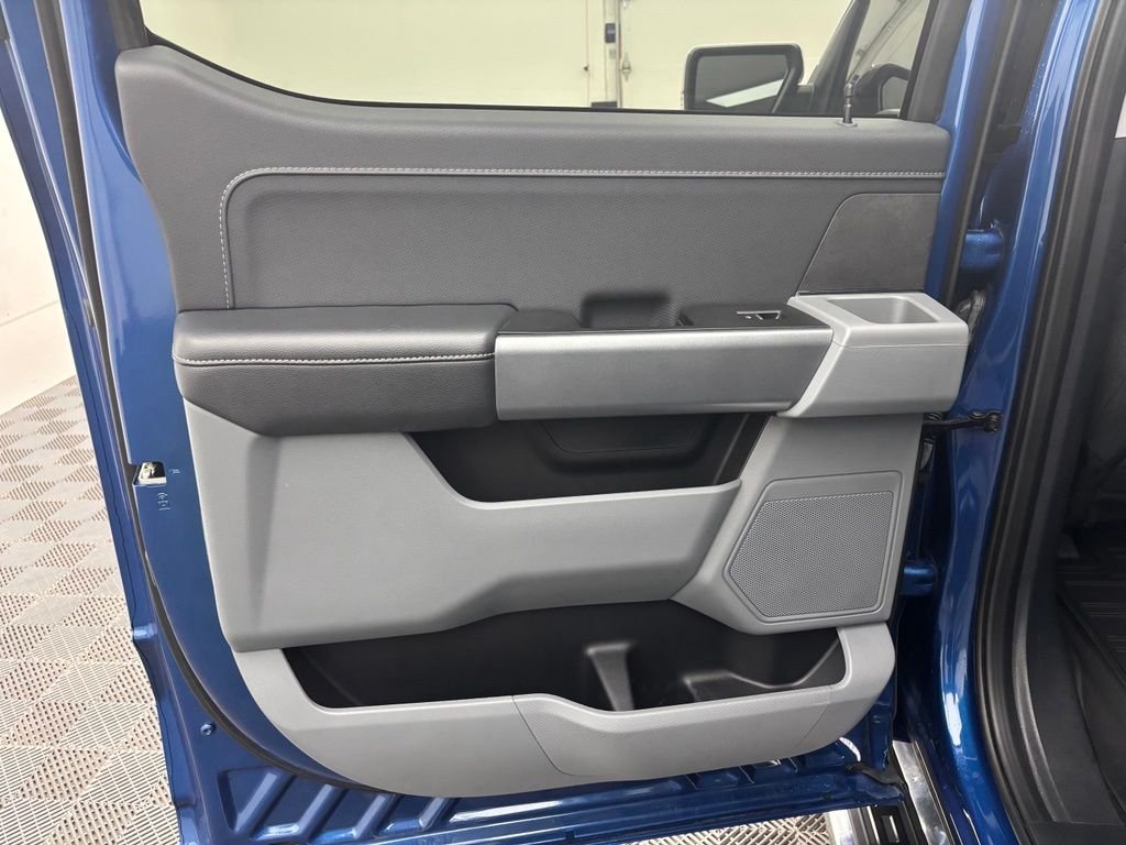 Used 2024 Blue Ford XLT image 36