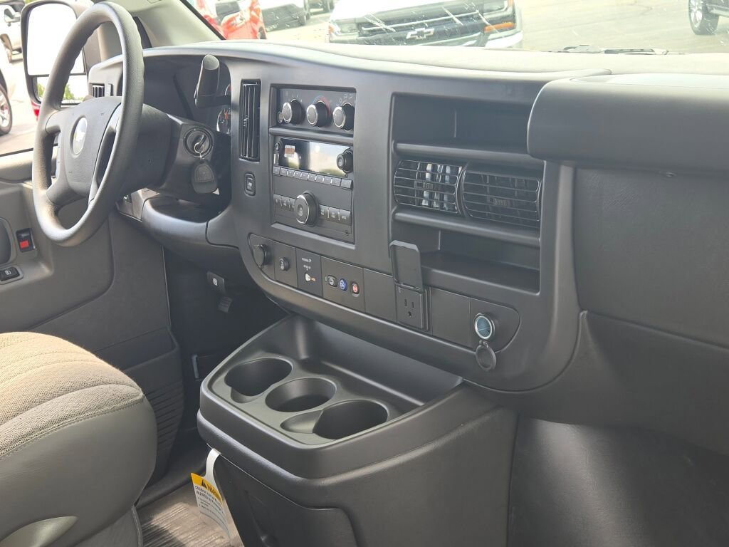 2025 Chevrolet Express Cargo Work Van - Photo 5