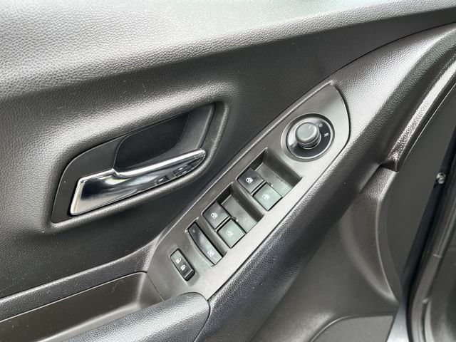 Used 2017 Gray Chevrolet LT image 17