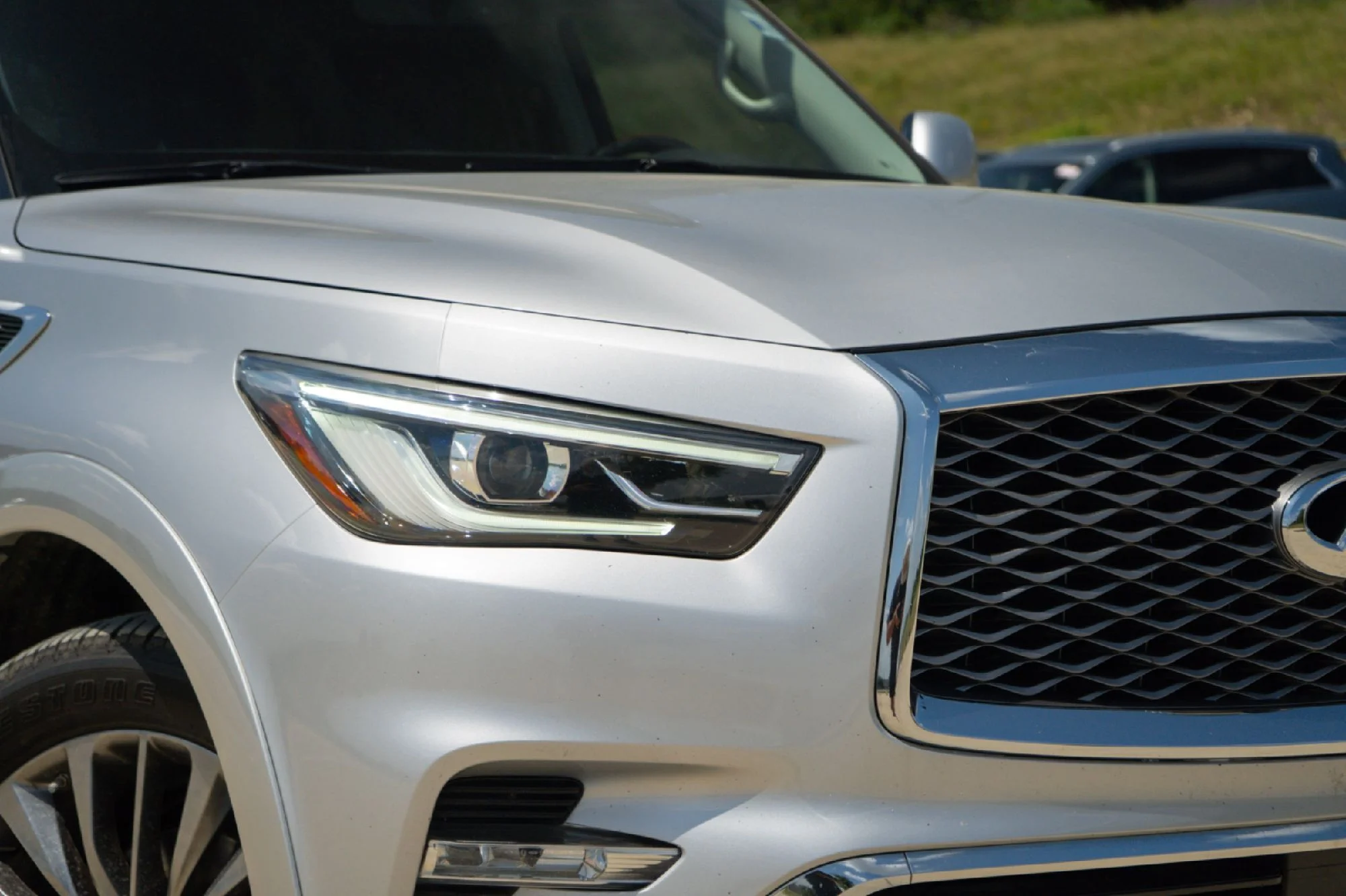 Used 2019 Silver INFINITI LUXE image 3