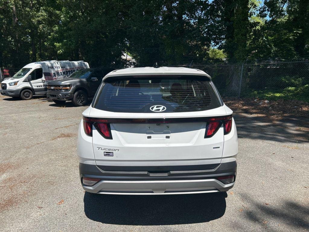 New 2026 White Hyundai SE AWD image 4