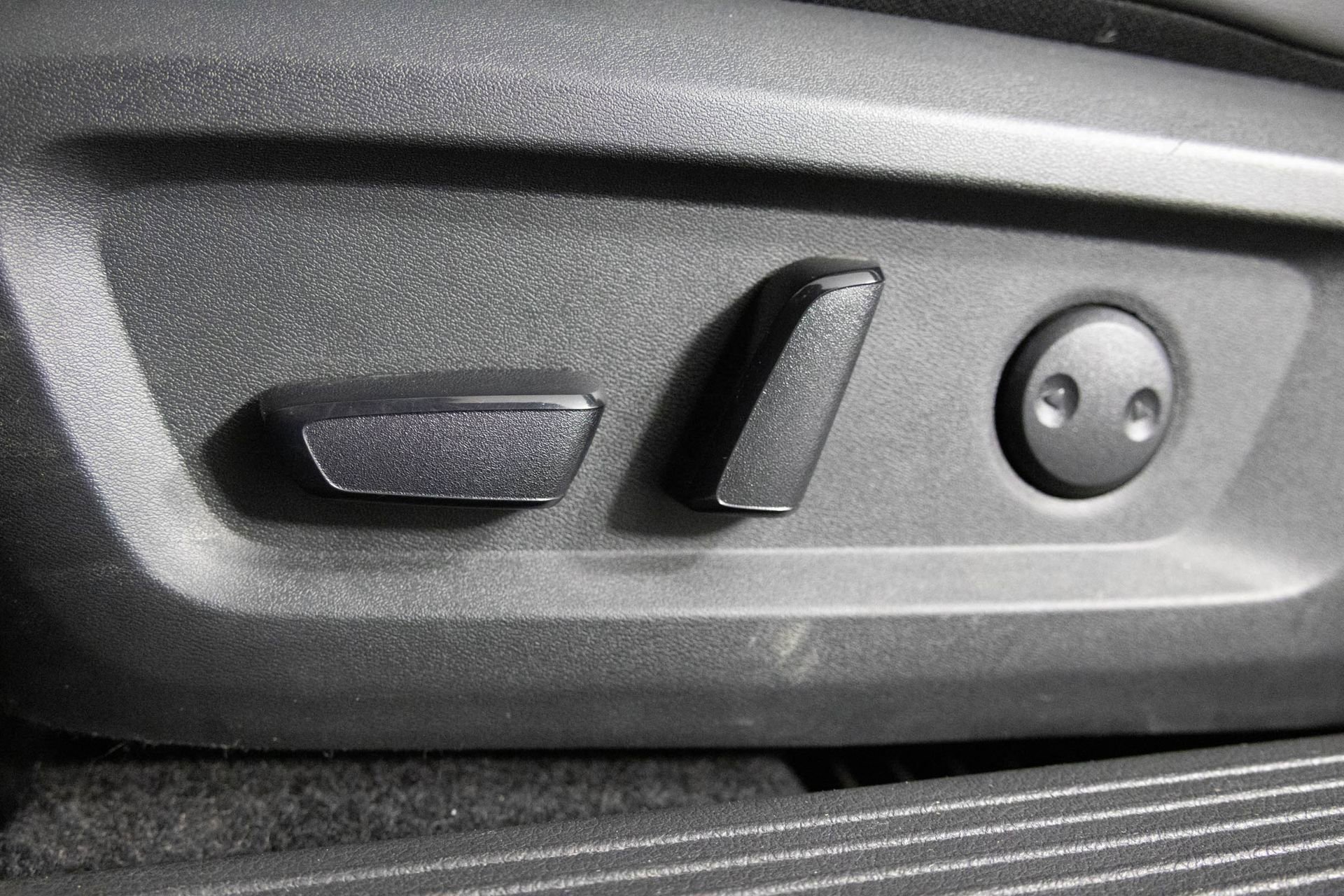 2023 NISSAN ROGUE - Image 19