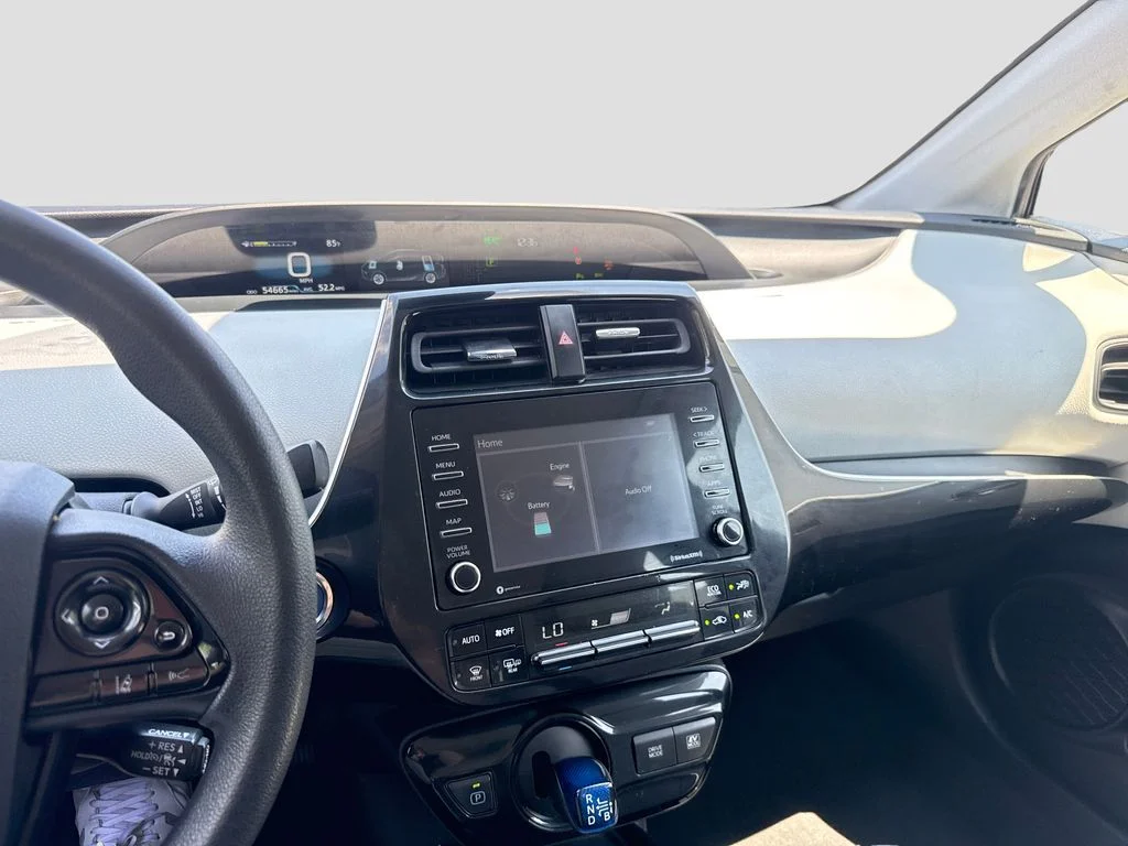 Used 2022 Gray Toyota LE image 13