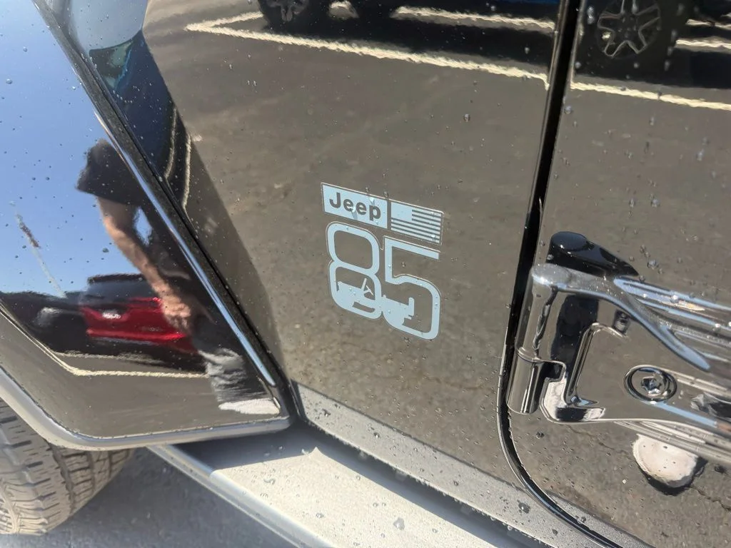 New 2026 Black Clear-Coat Exterior Paint Jeep 85th Anniversary Edition image 12