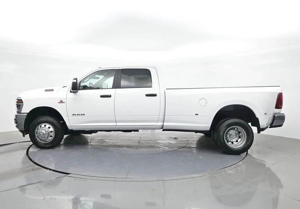 New 2026 Bright White Clear-Coat Exterior Paint RAM Big Horn image 10