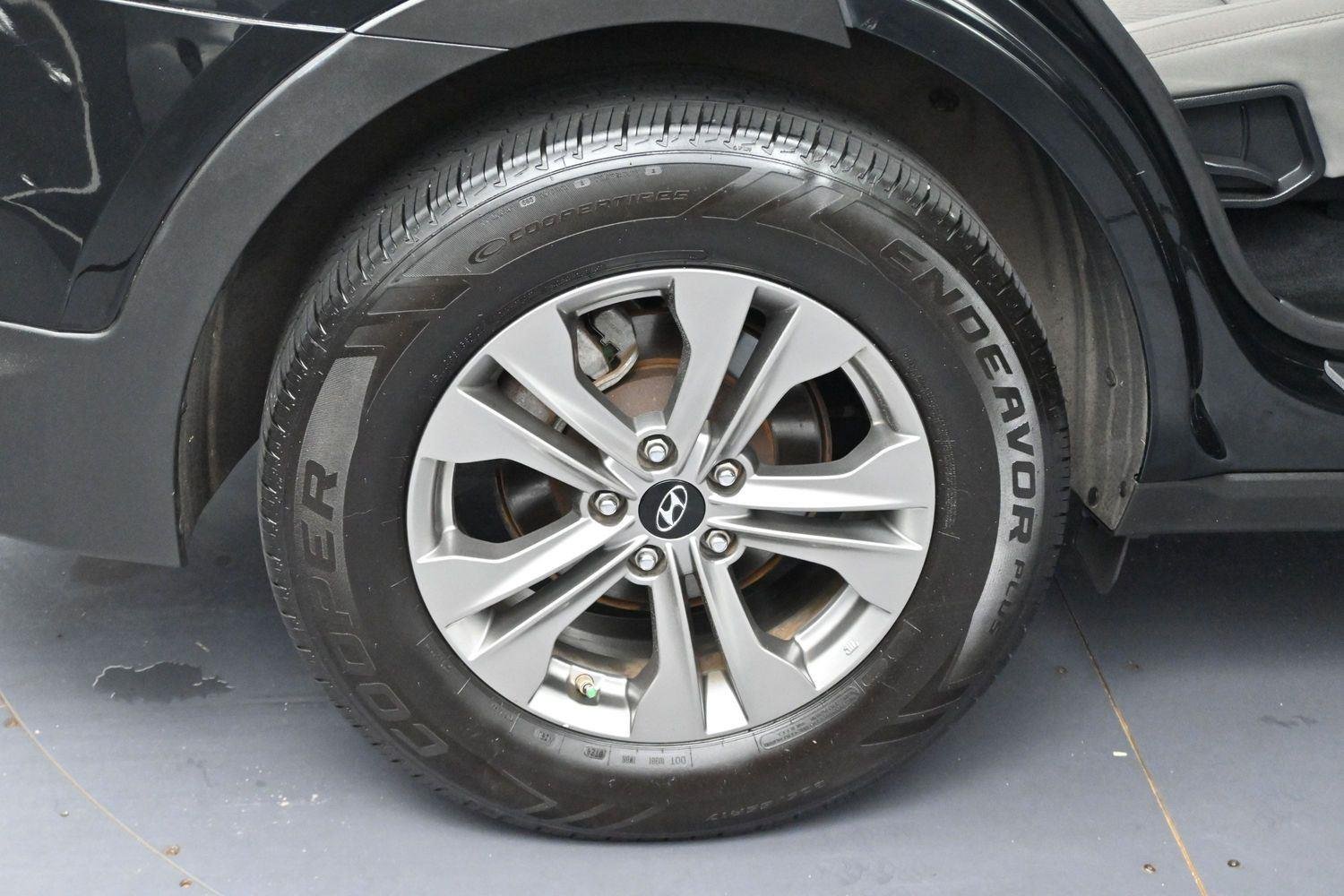 Used 2016 Twilight Black Hyundai FWD 4dr 2.4 image 34
