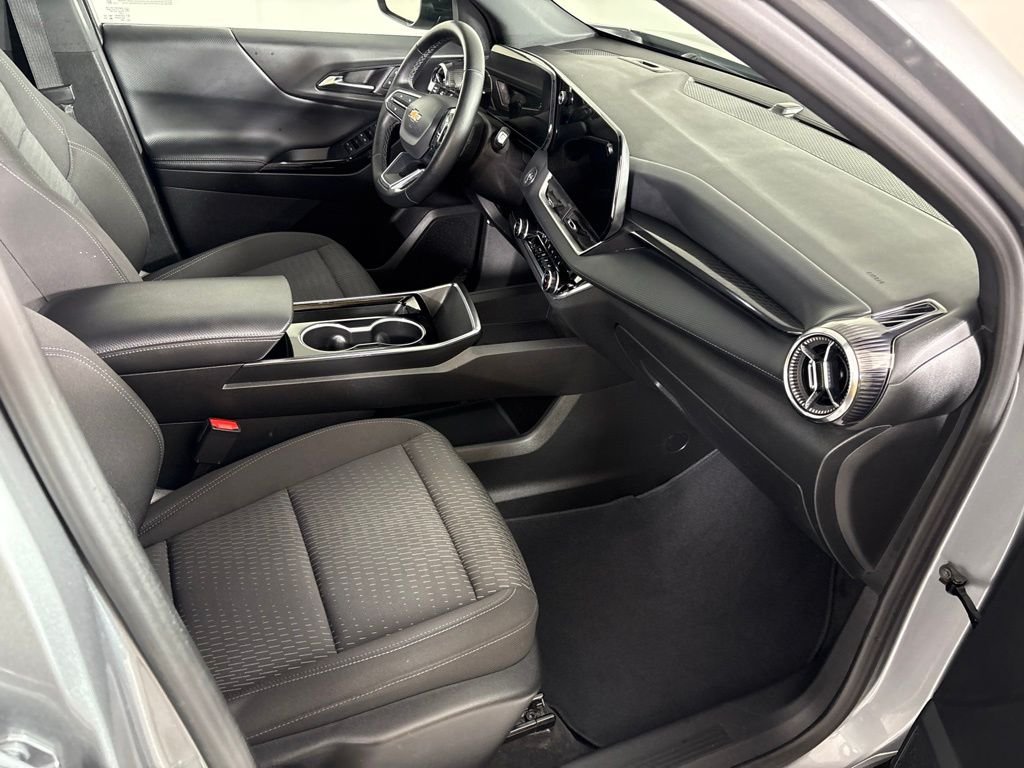 Used 2025 Gray Chevrolet LT image 16