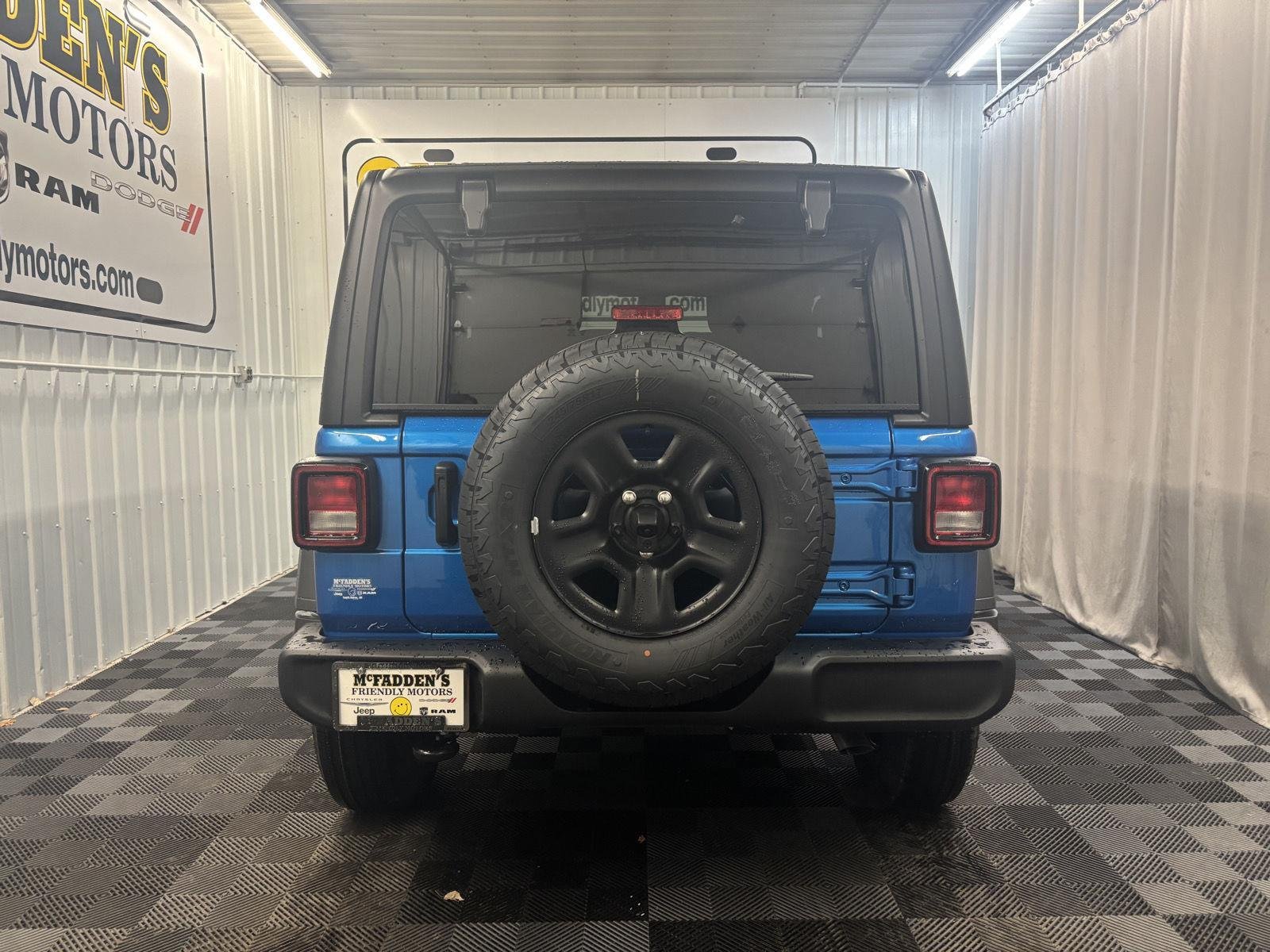 New 2026 Hydro Blue Pearl-Coat Exterior Paint Jeep Sport image 5