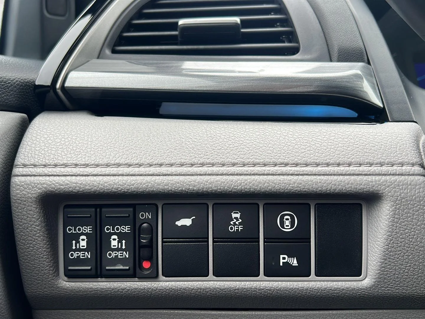 2024 Honda Odyssey Elite - Photo 15