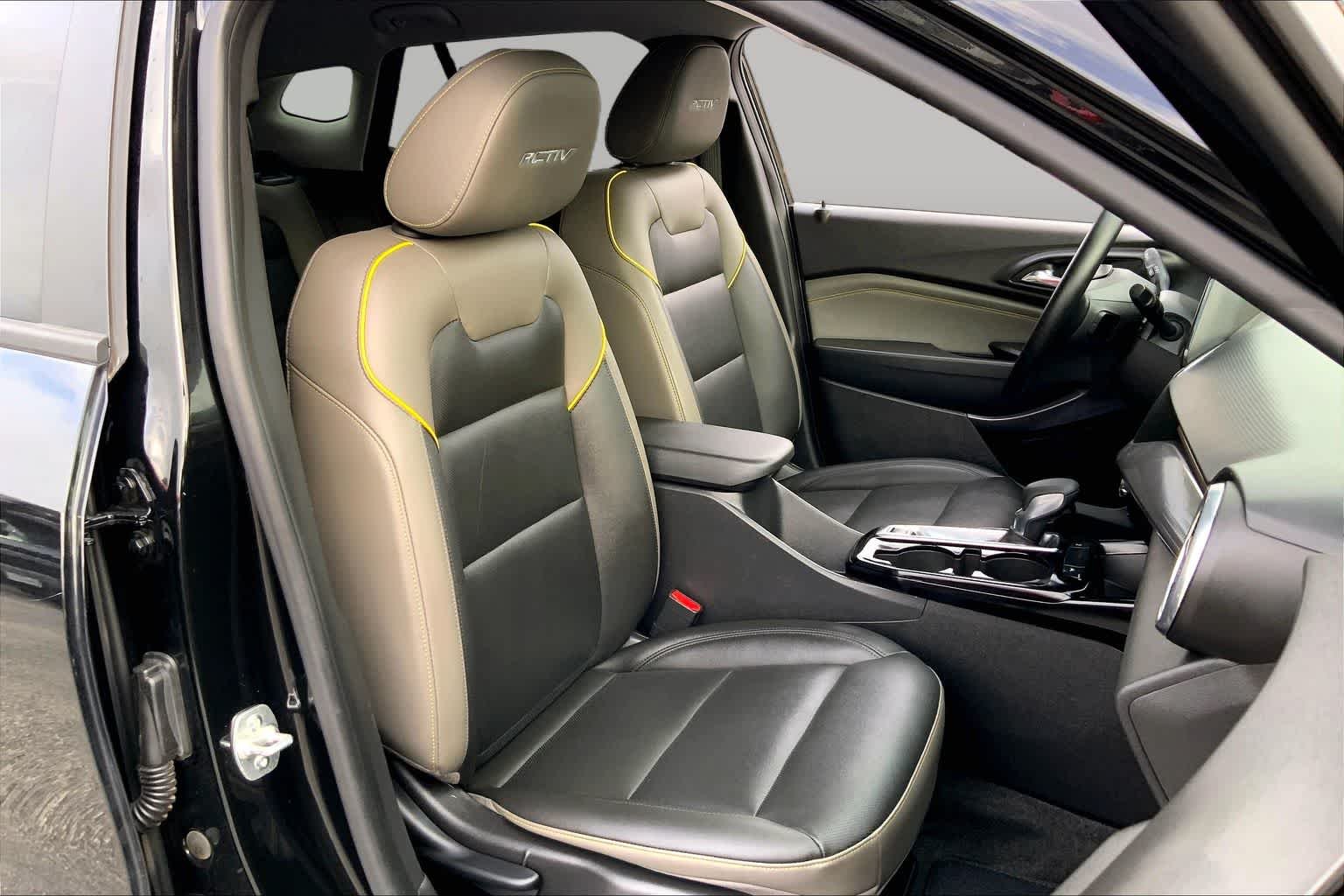Used 2025 Mosaic Black Metallic Chevrolet ACTIV image 9
