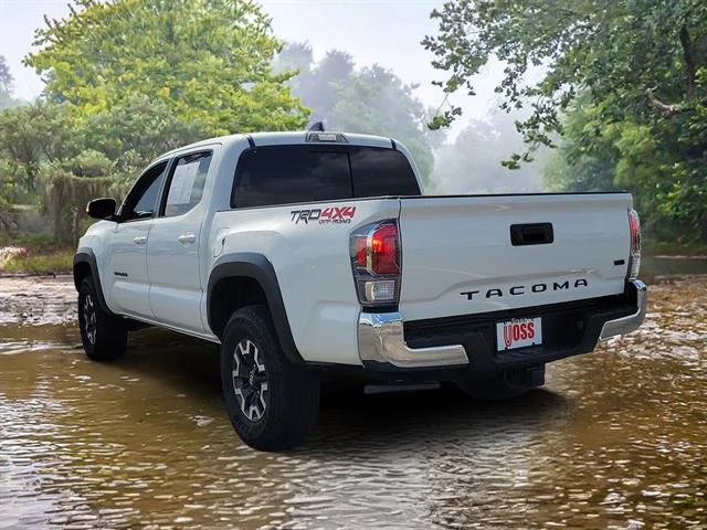 Certified Used 2023 Ice Cap Toyota SR V6 image 3