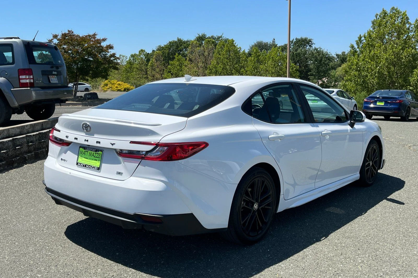 2025 Toyota Camry LE - Photo 9