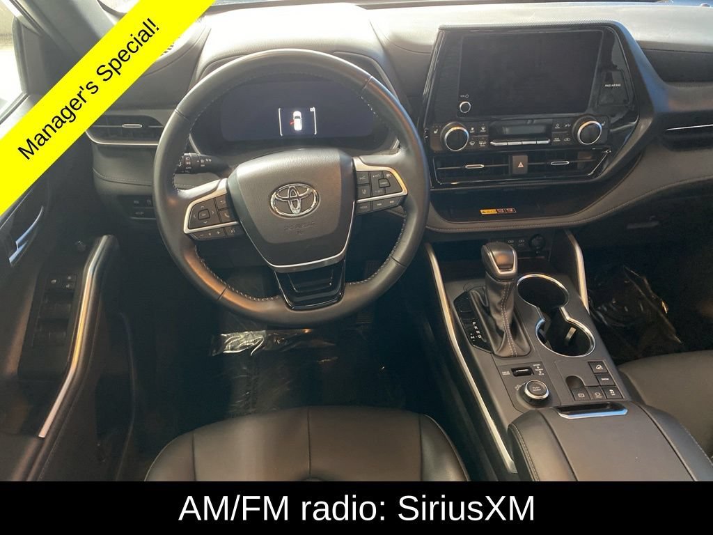 Used 2025 Silver Toyota LE image 4