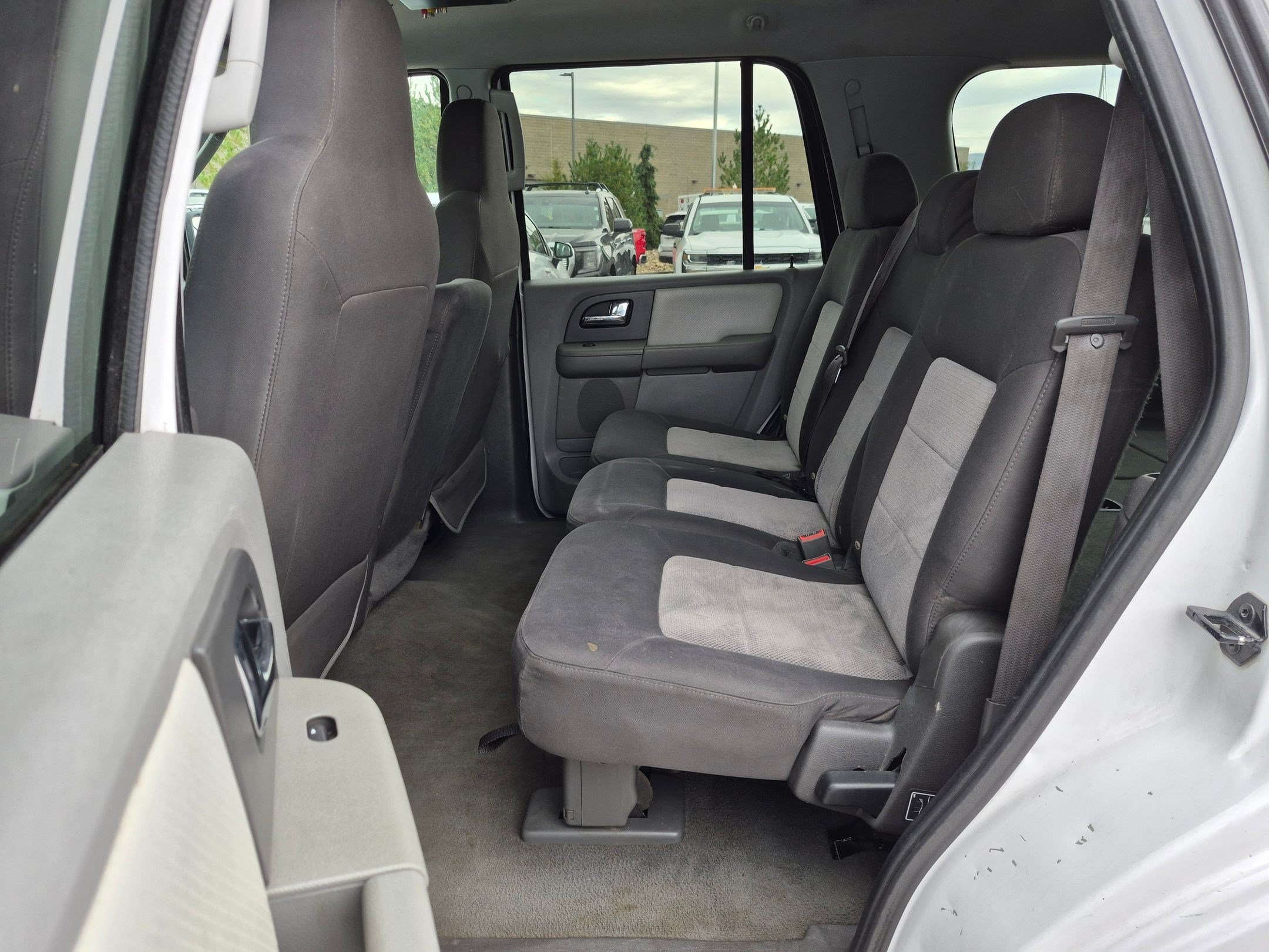 Used 2006 White Ford XLS image 24