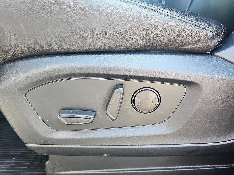 Used 2022 Silver Metallic Ford ST High Package image 16